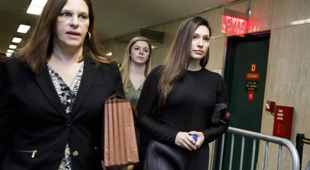 Il processo a Weinstein: attacchi di panico e pianti per l'accusatrice Jessica Mann