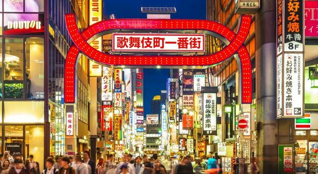 La Tokyo a luci rosse: così si aggira la legge