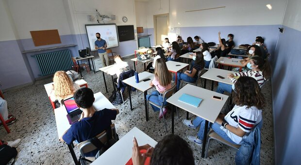 Covid a Fiumicino, 5 positivi tra bimbi e insegnanti e 4 classi in quarantena. D'Amato: «Nel Lazio ad oggi 290 positivi nelle scuole»