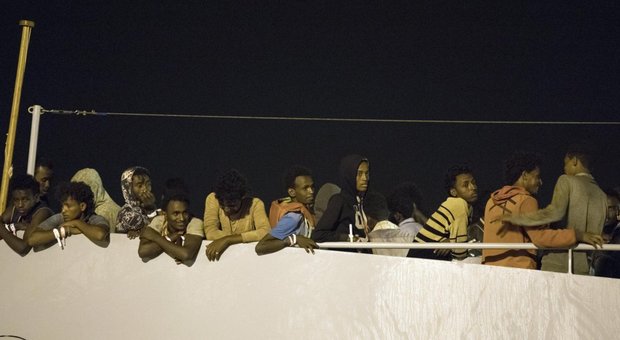 Migranti, l'Unione europea dice no a Salvini: «La Libia non è un porto sicuro»