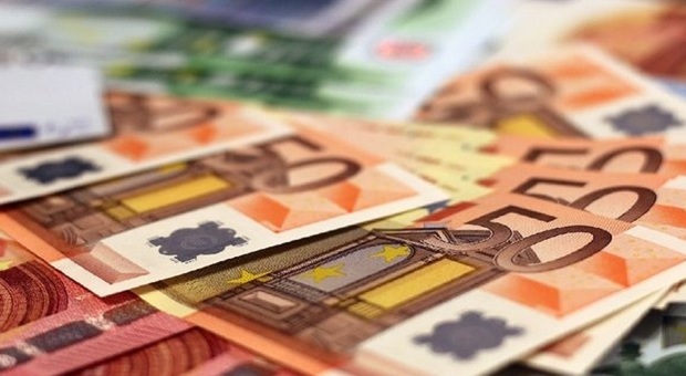Bonus 200 euro o taglio Iva, decreto Aiuti verso il varo: il nodo dell'intervento sulle bollette