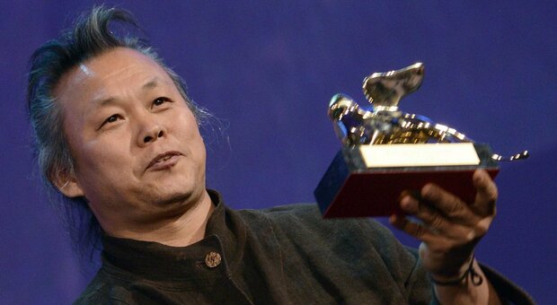 Kim Ki-duk è morto a causa del Covid: il regista aveva 59 anni. Vinse il Leone d'Oro a Venezia con il film "Pietà"