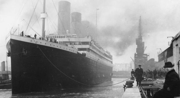 Immersi nel Titanic, tra i reperti originali e il rumore delle caldaie: così rivive la tragedia