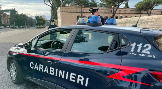 L'intervento dei carabinieri all'Eur