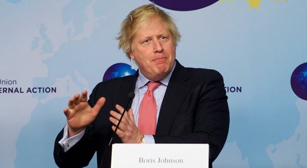 Gran Bretagna: Johnson (a caccia di consensi) allenta la stretta