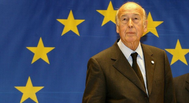 Omaggio leader istituzioni Ue e Macron a Giscard d'Estaing