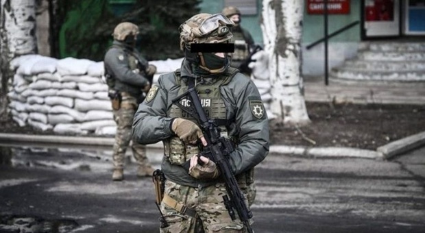 Ucraina, la telefonata choc del soldato russo con la moglie: «Ci serve un pc, ruba tutto ciò che puoi»