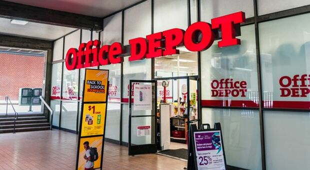 Office Depot rimanda spin-off e valuta cessione ramo azienda