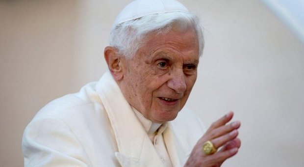 Ratzinger: «Volevo farmi chiamare “padre”». E sui divorziati: «Assurdo tirarmi in ballo nel dibattito»