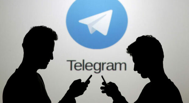 Telegram, fra violenti e no-vax: ecco come funziona l'app scelta dai complottisti