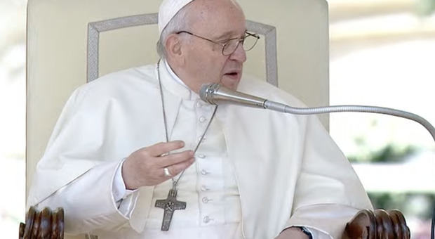 Papa Francesco: «Grida vendetta a Dio chi disprezza gli anziani perché deboli e fragili»
