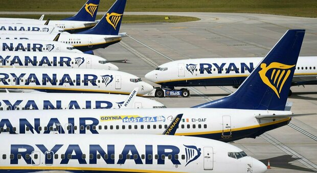 Sciopero aerei, il 1° ottobre stop a Vueling e Ryanair: a rischio 100mila viaggiatori