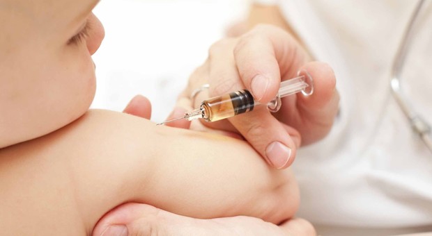 Vaccini, la rivolta delle mamme "Sì Vax": «Stop autocertificazione»