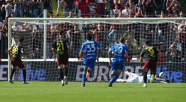 Empoli-Salernitana 1-1, Perotti sbaglia un rigore nel finale. Venezia in serie B