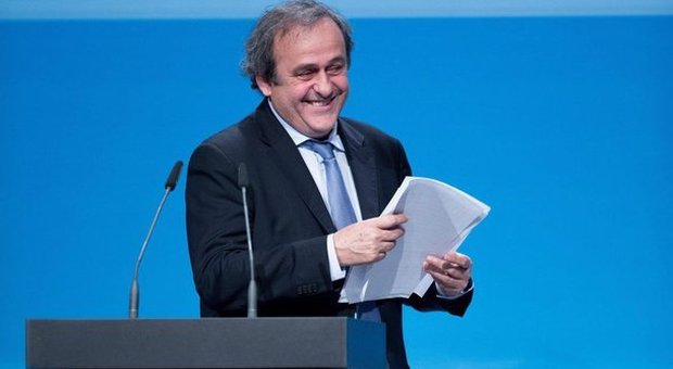 Terzo mandato, Platini eletto ancora presidente della Uefa. «La violenza nel calcio? Va combattuta, ma non da soli»