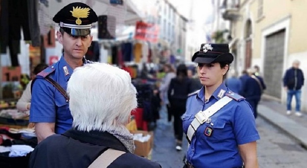 Ruba portafogli ad anziana dentro a un supermercato: denunciato dai carabinieri