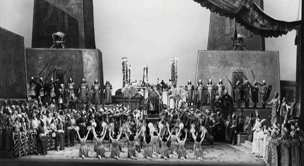 Aida a Caracalla nel 1938, foto dell'Archivio storico del Teatro dell'Opera di Roma