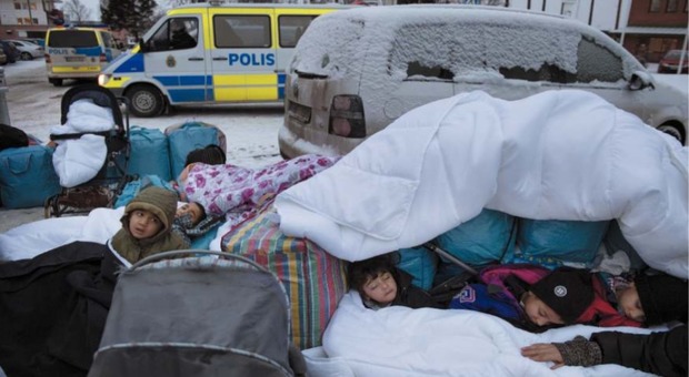La Svezia e i migranti, il modello porte aperte naufraga in tanti ghetti