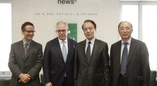 Da sinistra il direttore dell Ansa, Luigi Contu, l ad Giuseppe Cerbone e He Ping, il direttore dell agenzia Xinhua