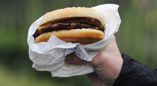 Fast food, i contenitori in plastica potrebbero essere nocivi per la salute