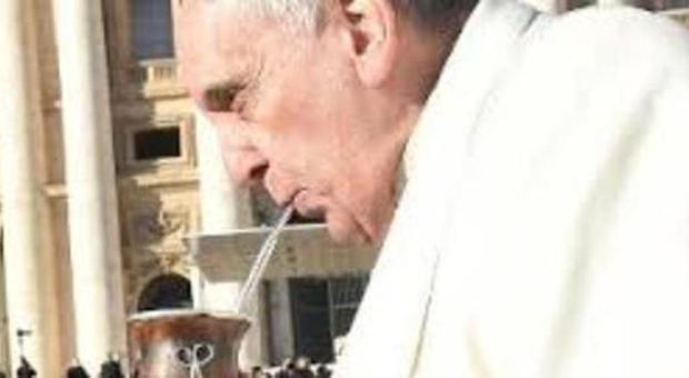 Bolivia, Papa Bergoglio combatterà il mal di montagna con il the di coca, come fece Wojtyla