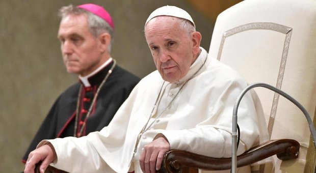 Papa Francesco preoccupato: «La barca di Pietro è squassata da venti contrari per la pedofilia»