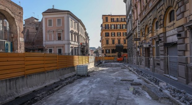 Buche a Roma, la paralisi nel lockdown: lavori saltati da Prati a Marconi