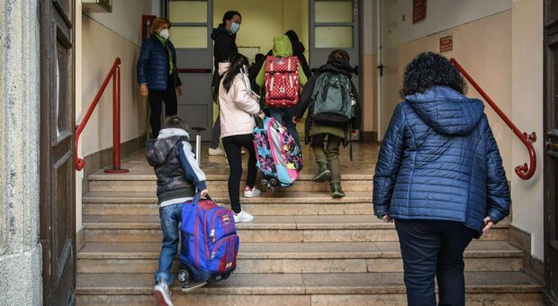 Scuola Roma, Dad in aumento: boom di docenti malati e mancano i supplenti