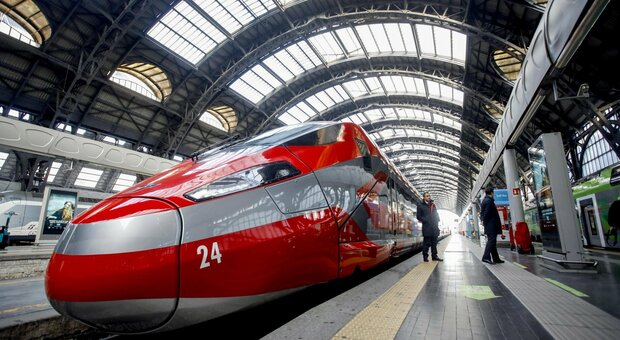 Treni Roma-Napoli, ritardo oltre 120 minuti: investita una persona sui binari a Casoria