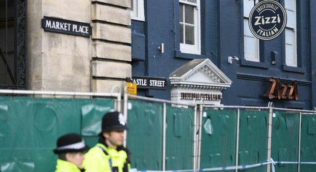 Gb, spia avvelenata: tracce di nervino nel ristorante, appello di Scotland Yard: 500 persone lavino i vestiti
