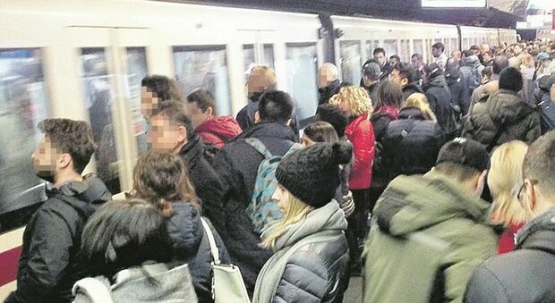 Roma, nuovi treni per le metro A e B arriveranno solo dopo il Giubileo: si ritira la società vincitrice della gara