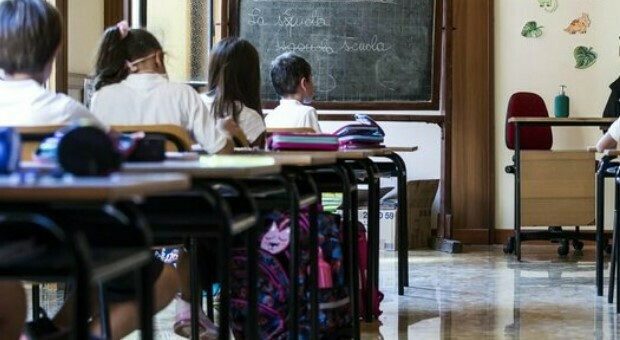 Scuola, l'idea del nuovo ministro Bianchi: l'ipotesi 30 giugno solo per le elementari