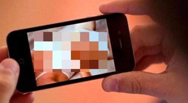 video di sesso su Pornhub gay sexy latino porno