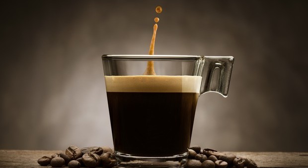 Emicrania, tre o più tazzine di caffè al giorno possono scatenarla