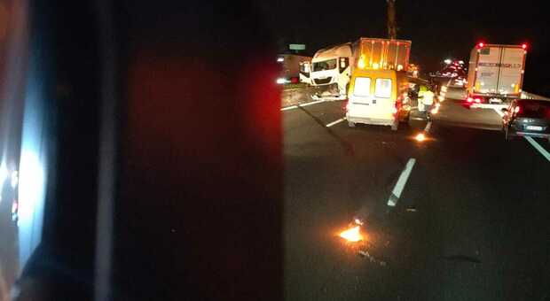 Incidente stradale sulla A1 tra Anagni e Colleferro, nel territorio di Paliano. Un morto