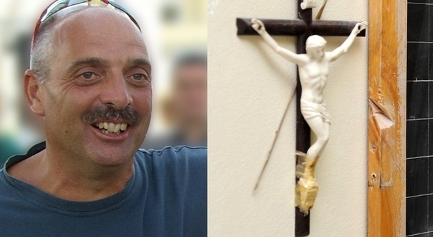 Crocifisso in classe, Paolo Brosio contro il ministro Fioramonti: «Si dimetta e chieda scusa»