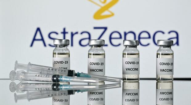 AstraZeneca è un caso, continuano le disdette: in alcune Regioni arrivano al 20%. Ecco le caratteristiche dei vaccini