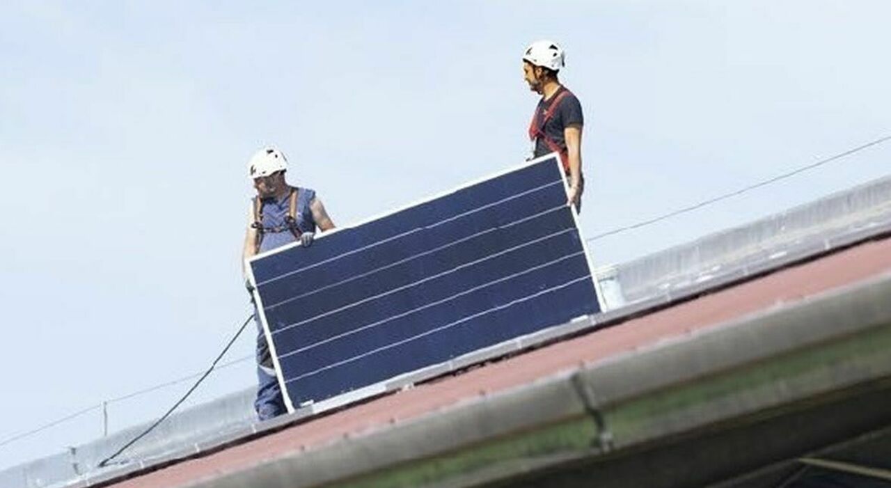 Free solar panels on rooftops and businesses to stop expensive bills