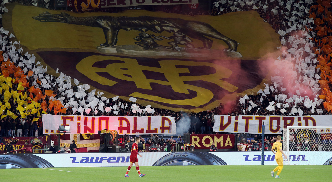 Roma, sold out i biglietti per le semifinali con il Leicester. Spuntano i bagarini online: fino a 1200 euro un tagliando