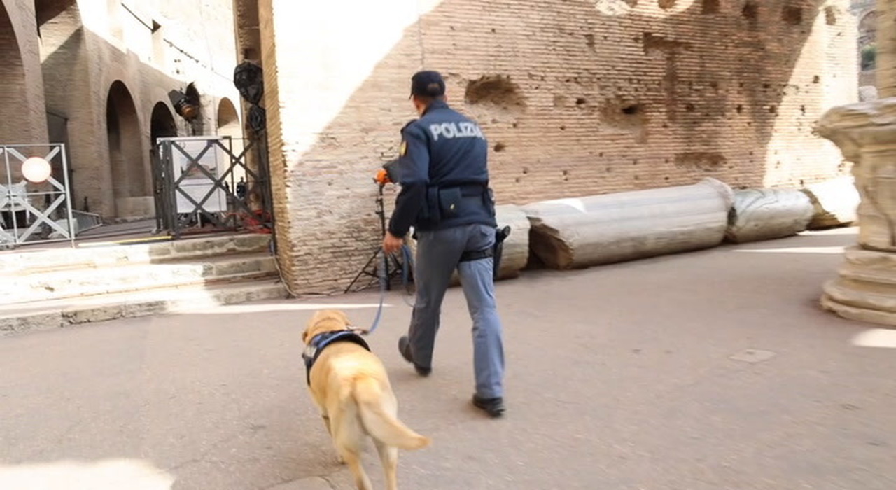 Roma, Via Crucis: la bonifica della Polizia intorno al Colosseo