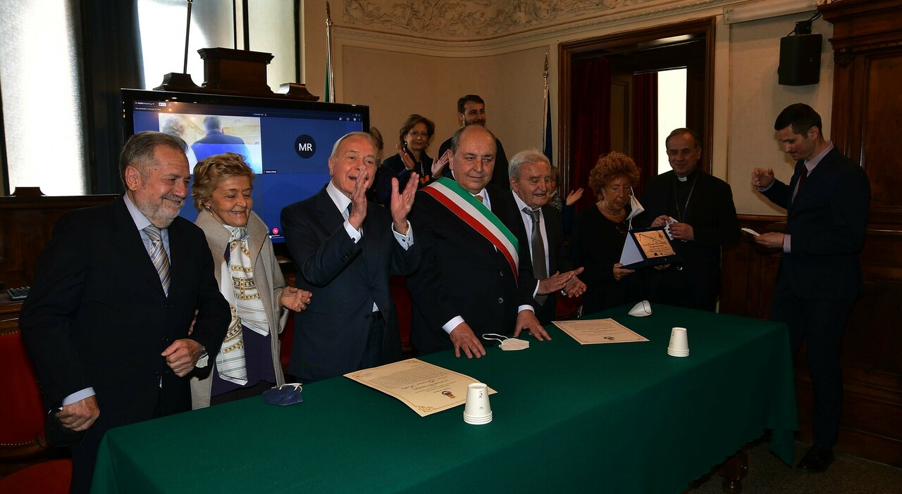 Il Consiglio comunale conferisce la cittadinanza onoraria a Gianni Letta e Sandro Giovannelli