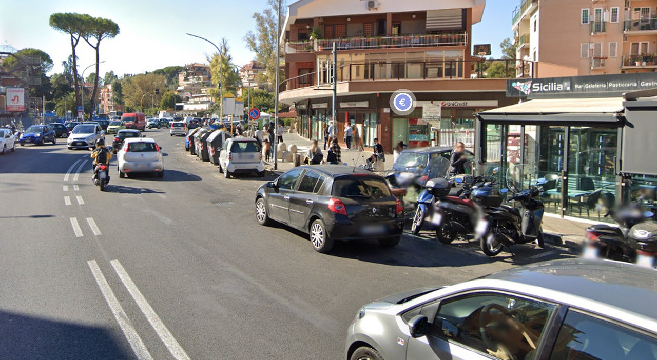 Roma, ragazza di 16 anni precipita dalla finestra dell'appartamento in via Battistini: è grave
