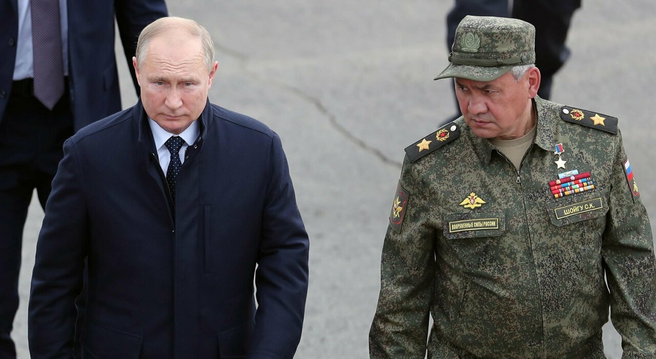Putin, dai nemici al veleno: lo zar solo con le sue paranoie. «Sembra Hitler nel bunker»