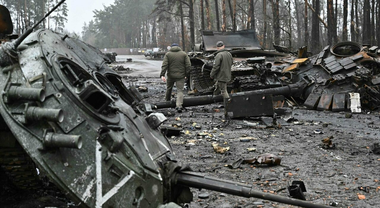 Russian soldiers destroy their tanks in Ukraine.  Wiretapping: “I refuse to obey”