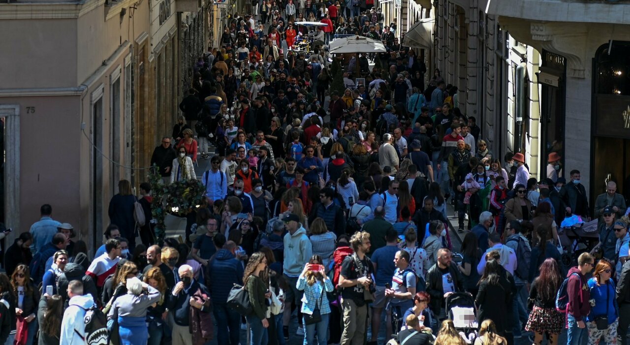 Roma, boom di turisti a Pasqua: i locali fanno il pieno. Incassati 22 milioni. «Siamo tornati al 2019»