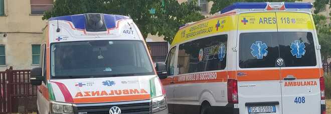Ambulanze 118 nuove e ferme, mentre il territorio resta scoperto per i trasferimenti