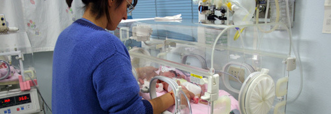 Staminali iniettate nel fegato dei neonati con successo: nuova terapia rinvia il trapianto