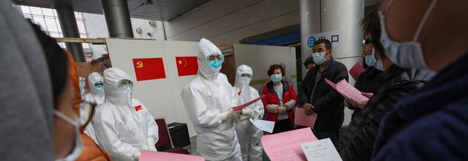 Coronavirus, a Wuhan pazienti dimessi di nuovo positivi al test: aumenta il periodo di quarantena