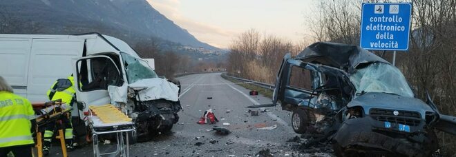 Schianto sull'ex superstrada del Liri: morti due giovani, due feriti gravi