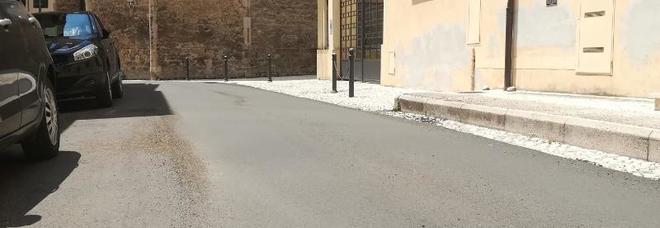 Rieti, prosegue l’opera di recupero delle strade della Città: nuovo asfalto in via Nuova